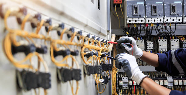 Professional Electrician technician working in Lealman, FL